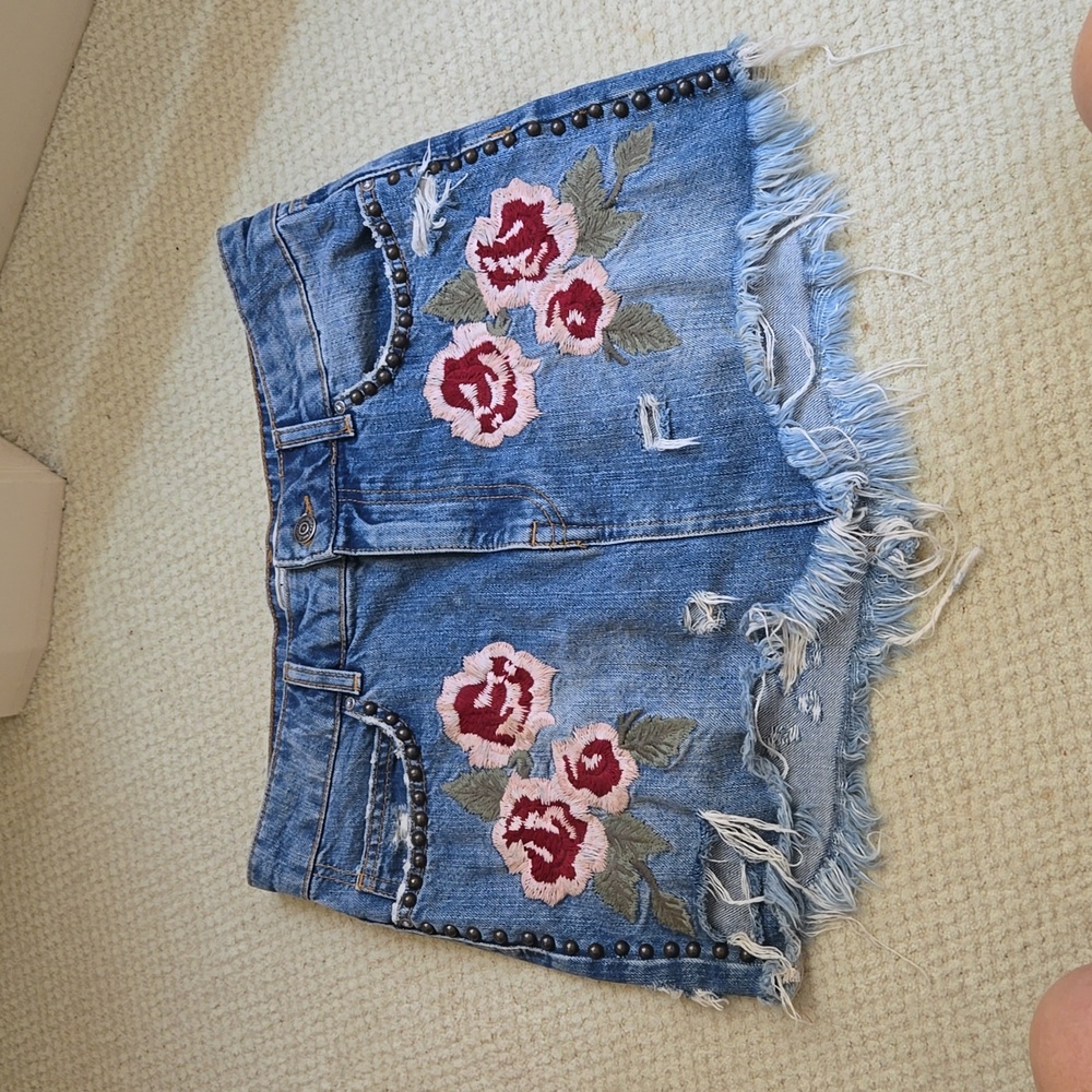 Free People Denim Skirt Sz 26 Distressed Embroidered Flowers Studs Boho Hippie